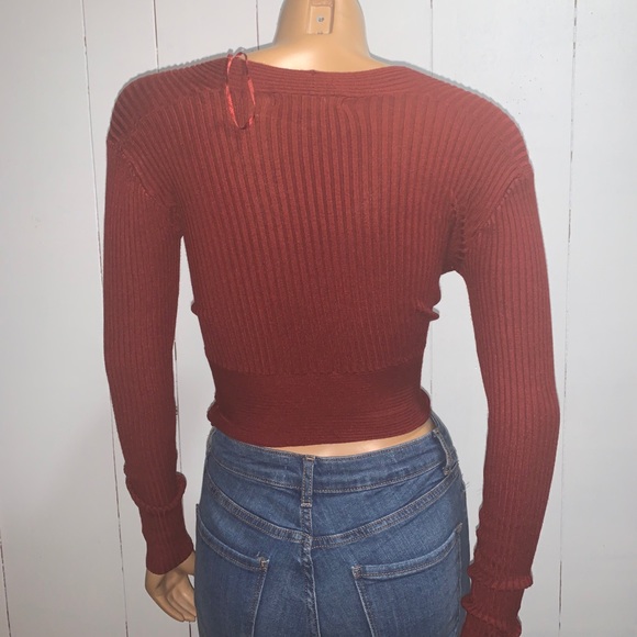 Ribbed V-neck sweater - Picture 2 of 2